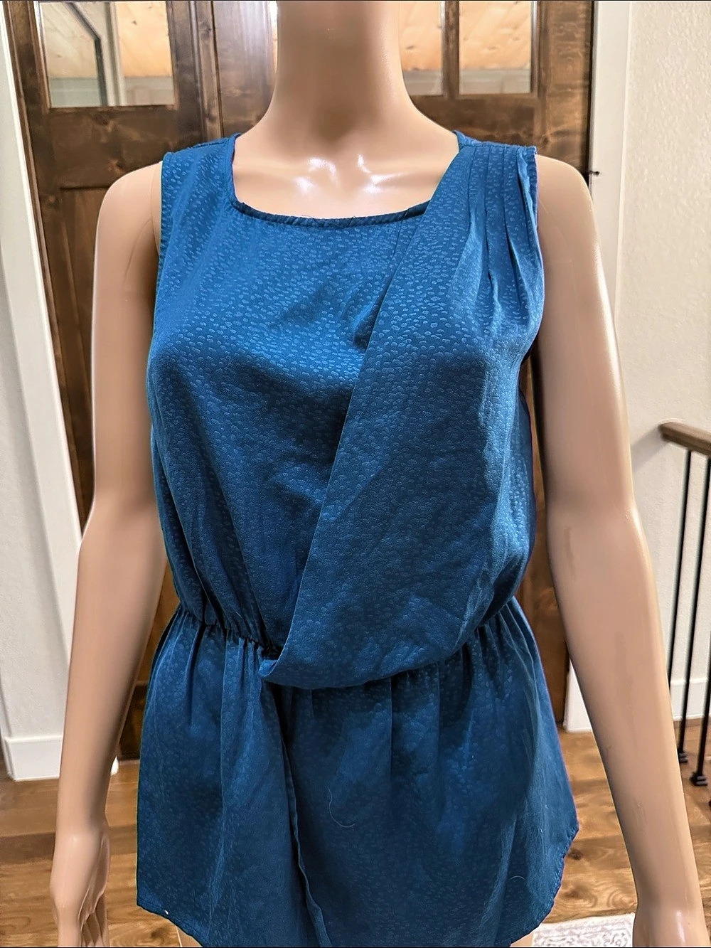 Massimo Blue Sleeveless Blouse Size
small